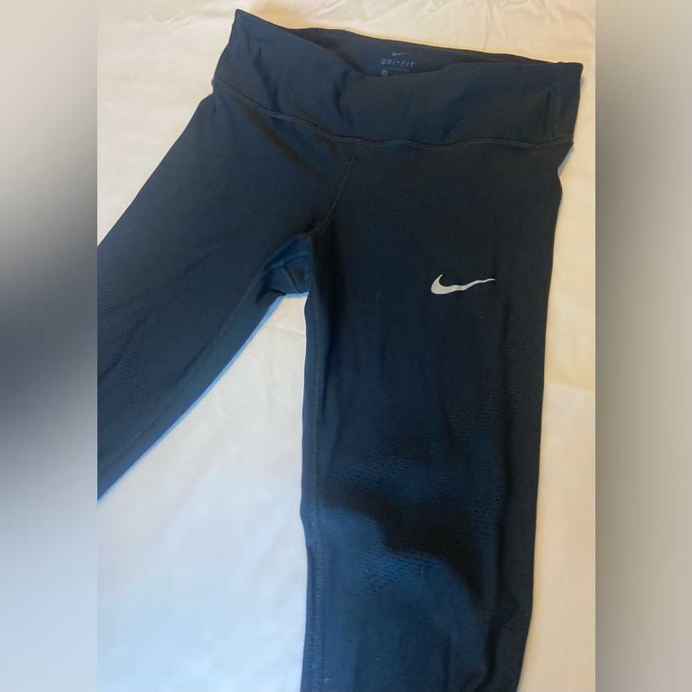 Black, Nike dry fit, crop leggings. Size m